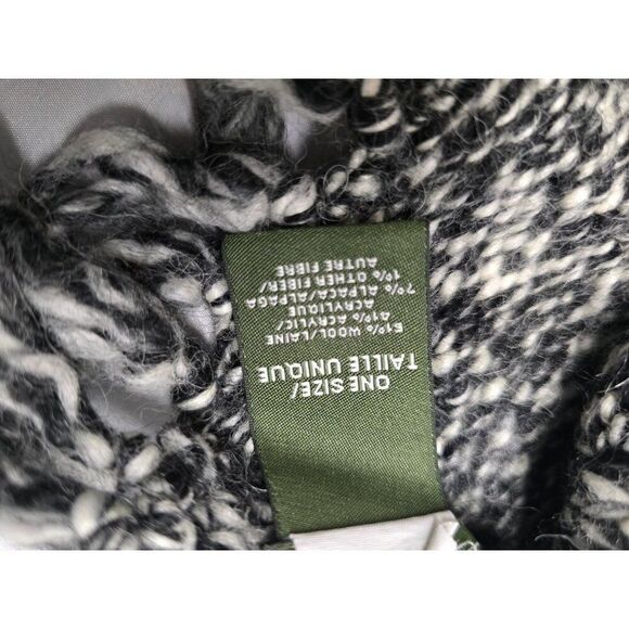 Cozy Winter Knit Scarf With Fringe Edges  One Size  Acrylic & Wool Blend - Picture 5 of 7